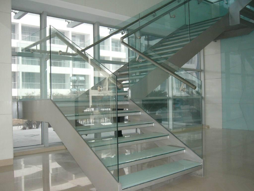 楼梯装修设计的清新质朴风 (10)