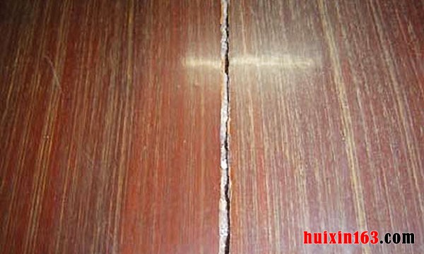 4 地板接缝开裂